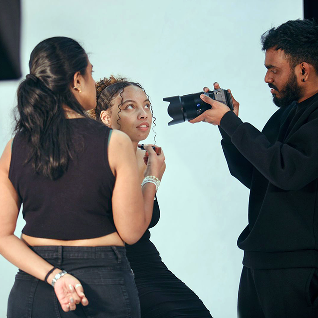 Allurio Coming Soon & Portfolio Template About Slider Image