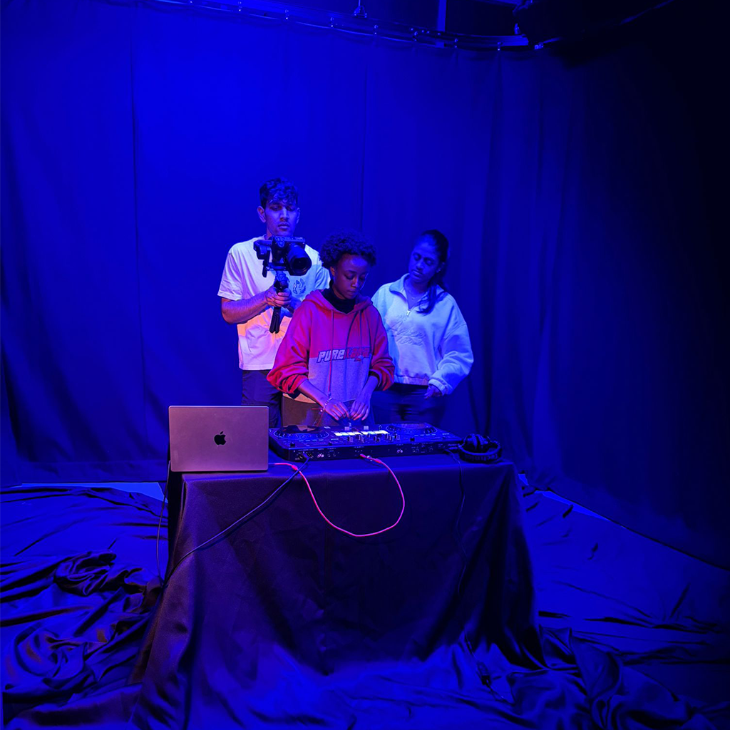 Allurio Coming Soon & Portfolio Template About Slider Image